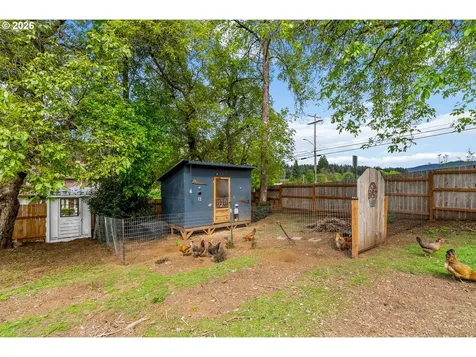 11 Second Street Carson WA 98610