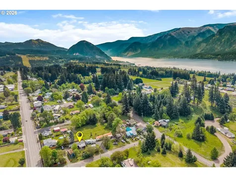 11 Second Street Carson WA 98610