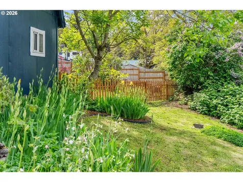 11 Second Street Carson WA 98610