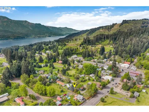 11 Second Street Carson WA 98610