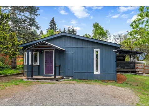 11 Second Street Carson WA 98610