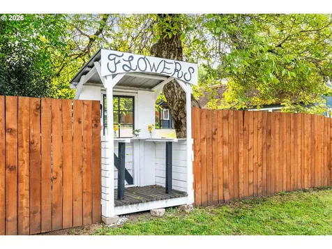 11 Second Street Carson WA 98610