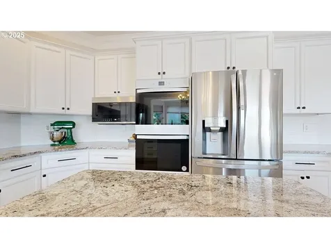 861 Jodee Lane Brookings OR 97415
