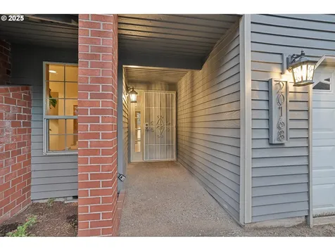 20168 SW Tillamook Court Tualatin OR 97062