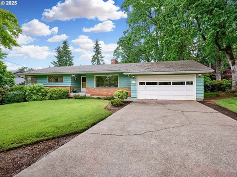 201 S Center Street Silverton OR 97381