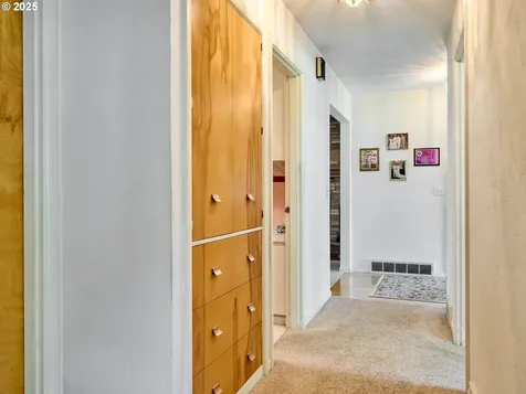 201 S Center Street Silverton OR 97381