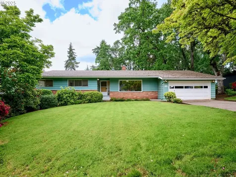 201 S Center Street Silverton OR 97381
