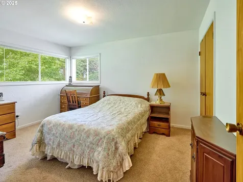 201 S Center Street Silverton OR 97381