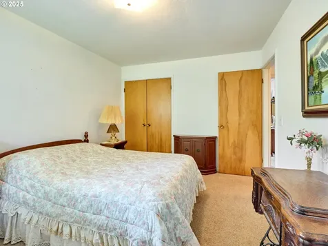 201 S Center Street Silverton OR 97381