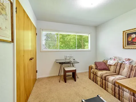 201 S Center Street Silverton OR 97381