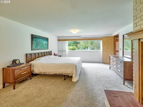 201 S Center Street Silverton OR 97381