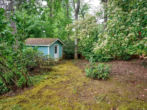 201 S Center Street Silverton OR 97381