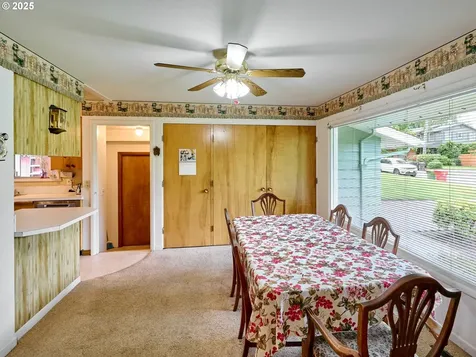 201 S Center Street Silverton OR 97381
