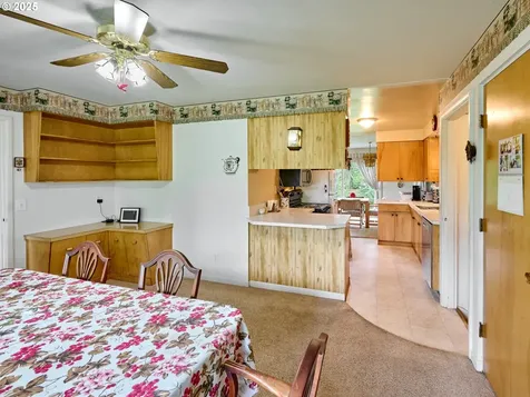 201 S Center Street Silverton OR 97381