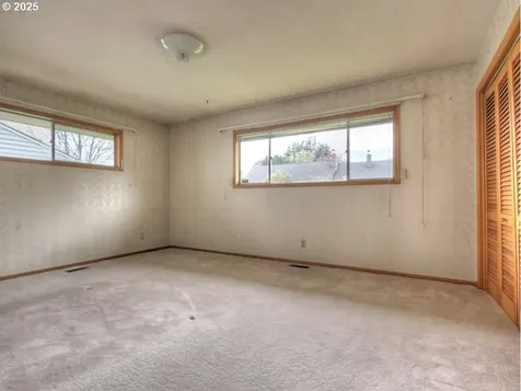 13631 NE Klickitat Court Portland OR 97230