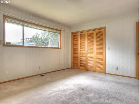 13631 NE Klickitat Court Portland OR 97230