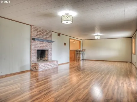 13631 NE Klickitat Court Portland OR 97230