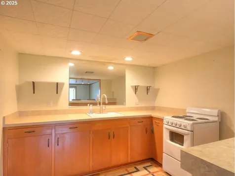 13631 NE Klickitat Court Portland OR 97230