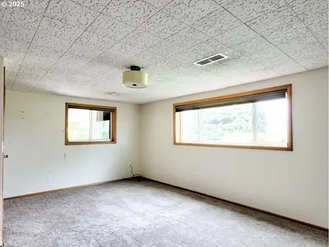 13631 NE Klickitat Court Portland OR 97230