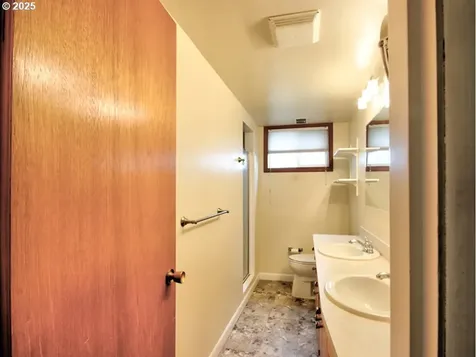 13631 NE Klickitat Court Portland OR 97230