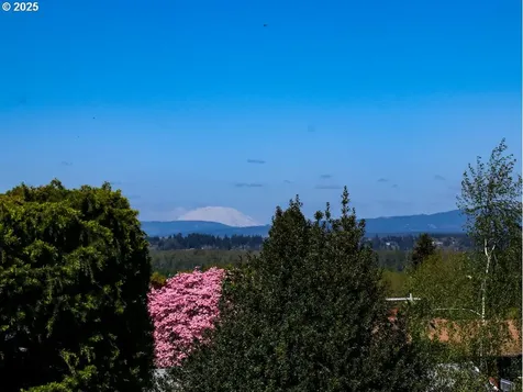 13631 NE Klickitat Court Portland OR 97230