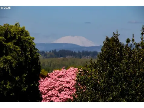 13631 NE Klickitat Court Portland OR 97230