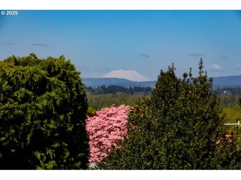 13631 NE Klickitat Court Portland OR 97230