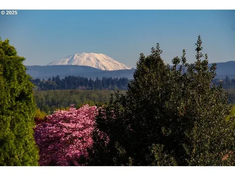13631 NE Klickitat Court Portland OR 97230