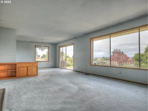 13631 NE Klickitat Court Portland OR 97230