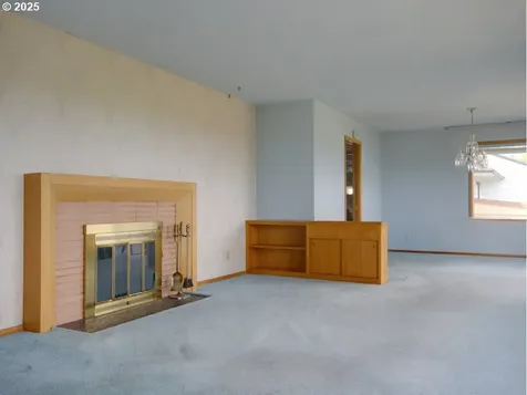 13631 NE Klickitat Court Portland OR 97230