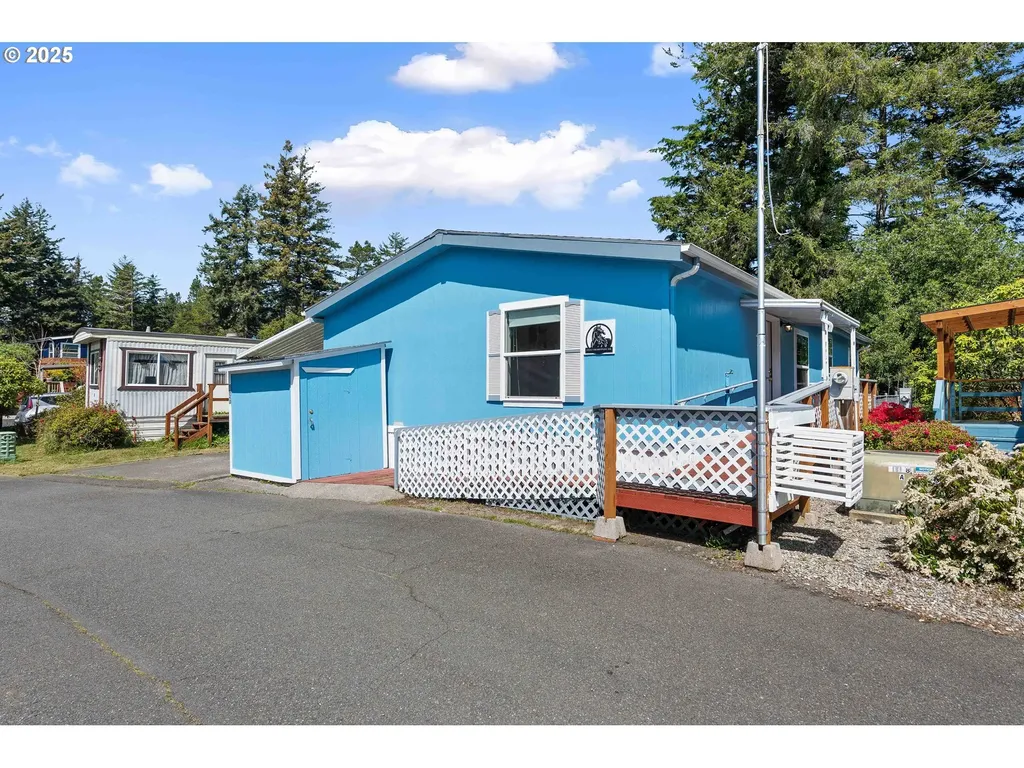 1920 Shorepines Drive Coos Bay OR 97420