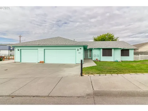 305 NW 9th Place Hermiston OR 97838