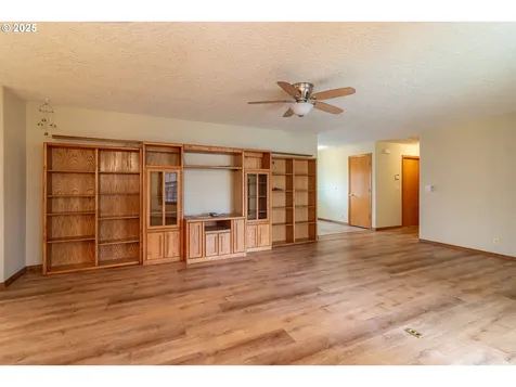 305 NW 9th Place Hermiston OR 97838