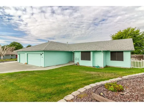 305 NW 9th Place Hermiston OR 97838