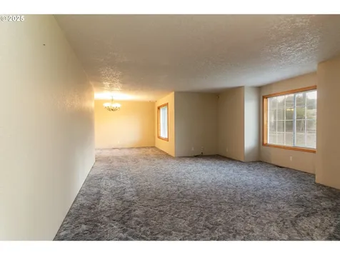 305 NW 9th Place Hermiston OR 97838