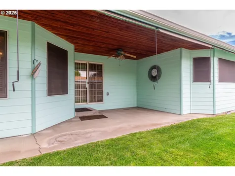 305 NW 9th Place Hermiston OR 97838