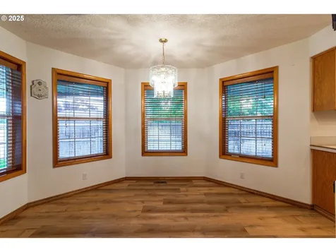 305 NW 9th Place Hermiston OR 97838