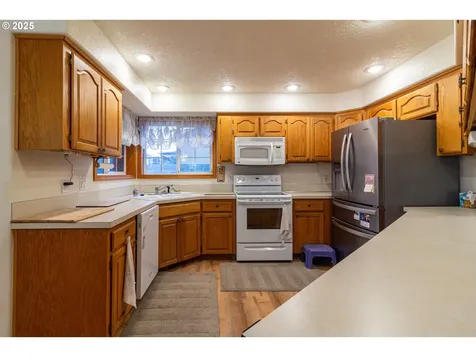 305 NW 9th Place Hermiston OR 97838