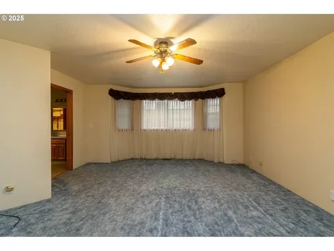 305 NW 9th Place Hermiston OR 97838