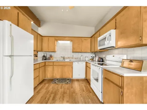 2205 N Country Club Drive Canby OR 97013