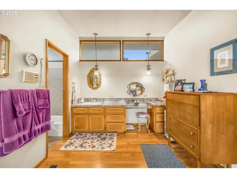 2205 N Country Club Drive Canby OR 97013