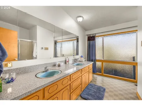 2205 N Country Club Drive Canby OR 97013