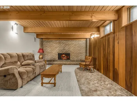 2205 N Country Club Drive Canby OR 97013