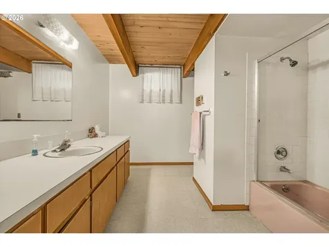 2205 N Country Club Drive Canby OR 97013