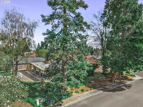 2205 N Country Club Drive Canby OR 97013