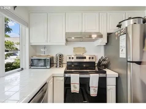 75 N Hayden Bay Drive Portland OR 97217