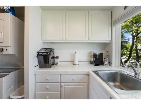 75 N Hayden Bay Drive Portland OR 97217