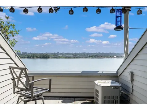 75 N Hayden Bay Drive Portland OR 97217