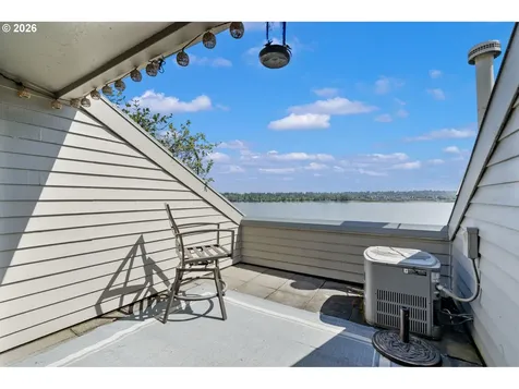 75 N Hayden Bay Drive Portland OR 97217