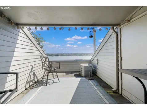 75 N Hayden Bay Drive Portland OR 97217